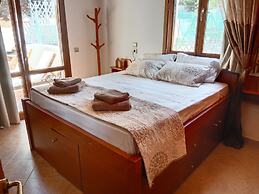 Tsampika s Traditional Stone Cottage in Siana