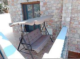 Tsampika s Traditional Stone Cottage in Siana