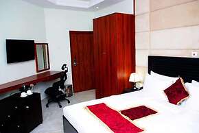 Apno Hotel and Suites