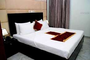 Apno Hotel and Suites