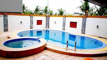 Apno Hotel and Suites