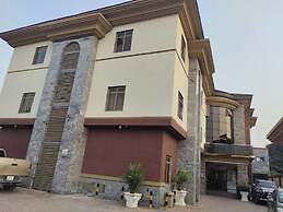 Apno Hotel and Suites