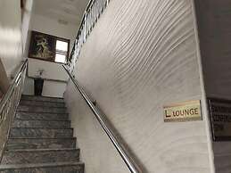 Apno Hotel and Suites