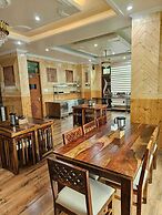 Hotel Sarahan Inn