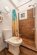 Stathis Rooms