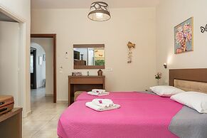 Stathis Rooms