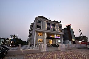 Click Collection Grand Gateway Varanasi