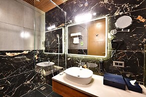 Click Collection Grand Gateway Varanasi