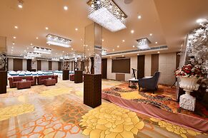 Click Collection Grand Gateway Varanasi