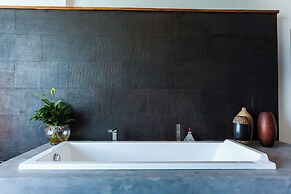 Dali erhai shiguang haijing kezhan