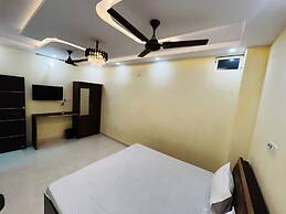 Goroomgo Kashi Residency Varanasi