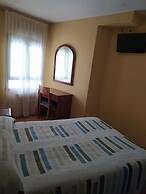Hostal Guzman El Bueno by gaiarooms