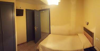 Hostal Guzman El Bueno by gaiarooms