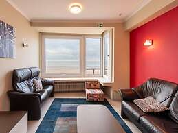 Apartment With Frontal sea View