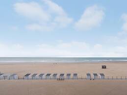 Apartment With Frontal sea View