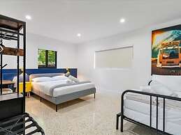 Sleek Modern Miami Getaway With Pool Oasis