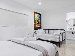 Sleek Modern Miami Getaway With Pool Oasis