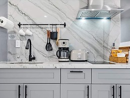 Sleek Modern Miami Getaway With Pool Oasis