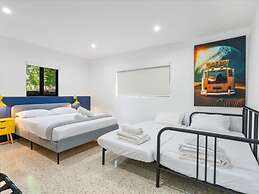 Sleek Modern Miami Getaway With Pool Oasis