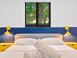 Sleek Modern Miami Getaway With Pool Oasis