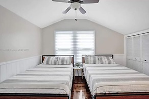 Relaxing Home Pool in Hollywood