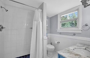 Relaxing Home Pool in Hollywood