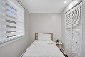 Relaxing Home Pool in Hollywood