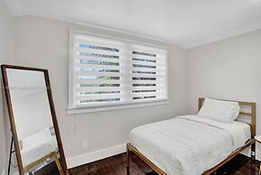 Relaxing Home Pool in Hollywood