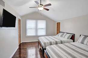 Relaxing Home Pool in Hollywood