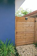 Peaceful Beach Oasis With Free Parking