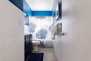 Peaceful Beach Oasis With Free Parking