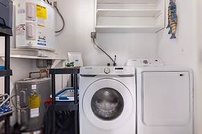 Peaceful Beach Oasis With Free Parking