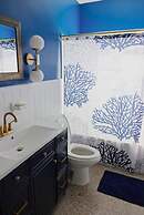 Peaceful Beach Oasis With Free Parking