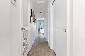 Peaceful Beach Oasis With Free Parking