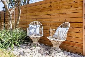 Peaceful Beach Oasis With Free Parking