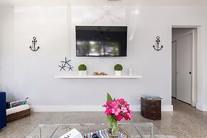 Peaceful Beach Oasis With Free Parking