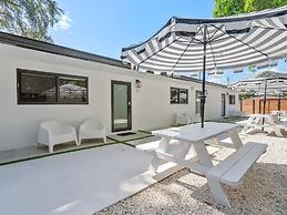 Fresh Modern With Pool Oasis