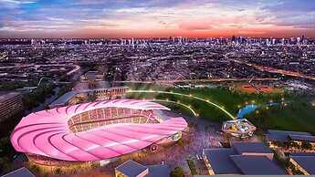 Fresh Modern With Pool Oasis