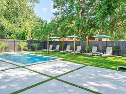 Fresh Modern With Pool Oasis