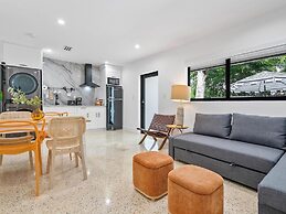 Fresh Modern With Pool Oasis