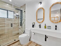 Fresh Modern With Pool Oasis