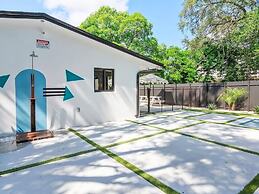 Fresh Modern With Pool Oasis