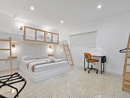 Fresh Modern With Pool Oasis