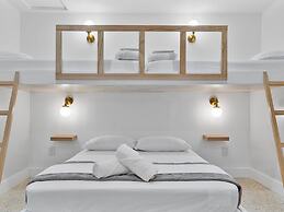 Fresh Modern With Pool Oasis