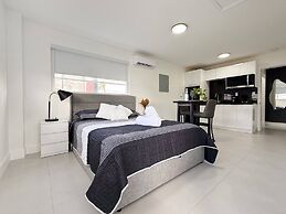 New Cozy Delux 1BR Near Hard Rock Stadium