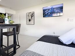 New Cozy Delux 1BR Near Hard Rock Stadium