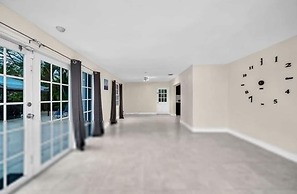 Heated Pool Home Near Beach