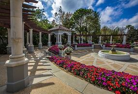 Tranquil Retreat King Bed Office Patio