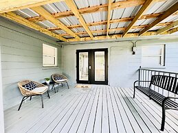 Tranquil Retreat King Bed Office Patio