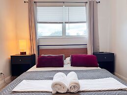 Tropical Villa King Bed Pool Top Location